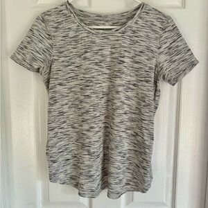 Lululemon t shirt, like new Sz 8